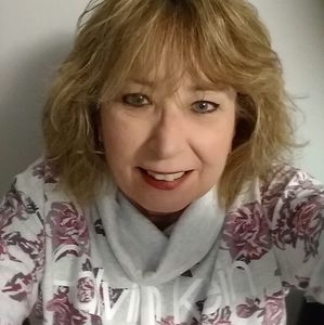 Meet your Posher, Cynthia